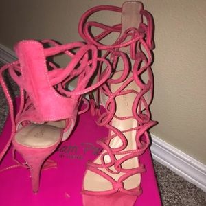 CUTE LACE UP HEELS!